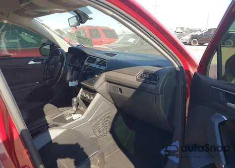 2018 Volkswagen Tiguan 2.0T Se/2.0T Sel z USA, uszkodzony, nr VIN 3VV3B7AX1JM025467